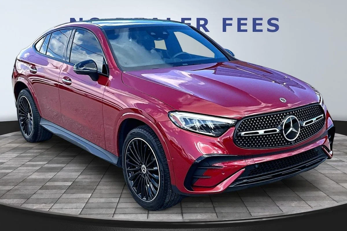 Used 2024  Mercedes-Benz 4MATIC® Coupe image 3