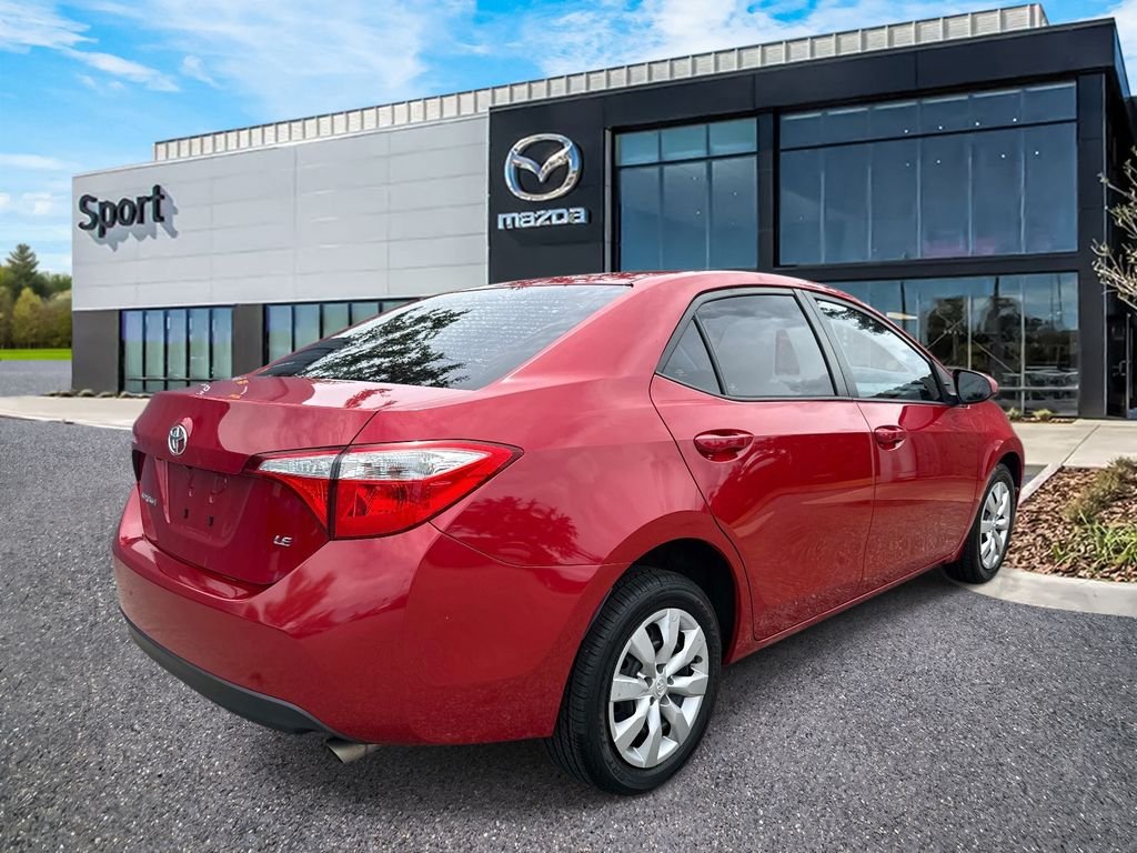 Used 2014 Red Toyota LE image 3