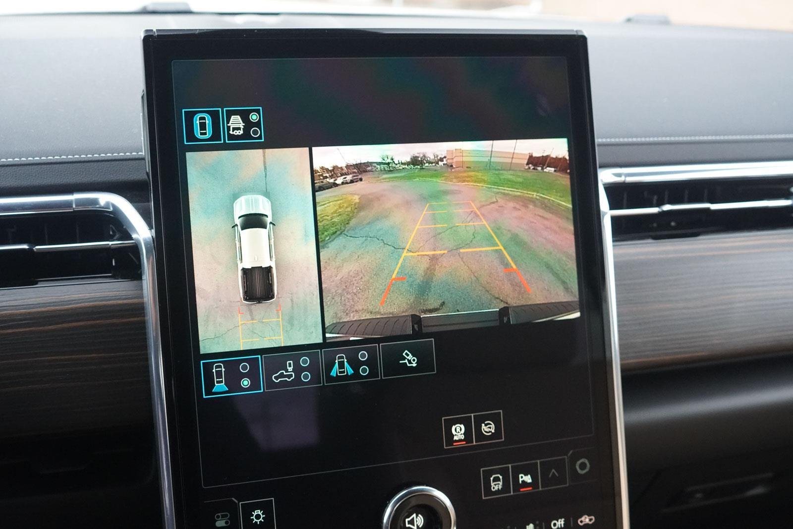 New 2026 Glacier White Tricoat GMC Denali Standard Range image 25