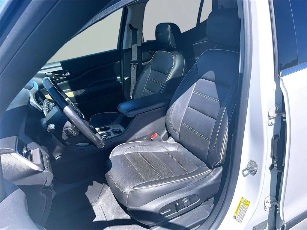 Used 2019 White GMC Denali image 25