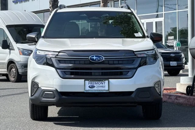 New 2026 CRYSTAL WHITE PEARL Subaru Premium image 6
