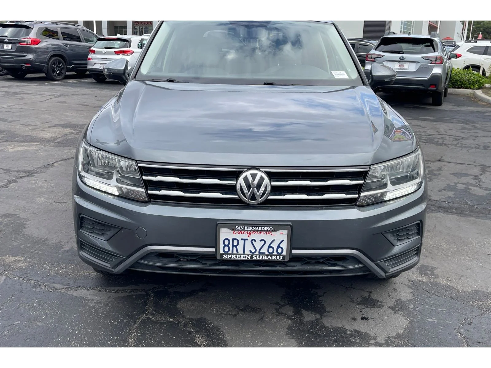Used 2020 Platinum Gray Metallic Volkswagen SE image 9