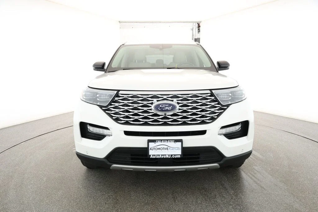 Used 2022 Star White Metallic Tri-Coat Ford Platinum 4WD with Class IV Trailer Tow Package & 21