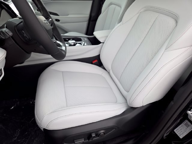 New 2026 Diamond Black Crystal Pearl-Coat Exterior Paint Jeep Limited image 8
