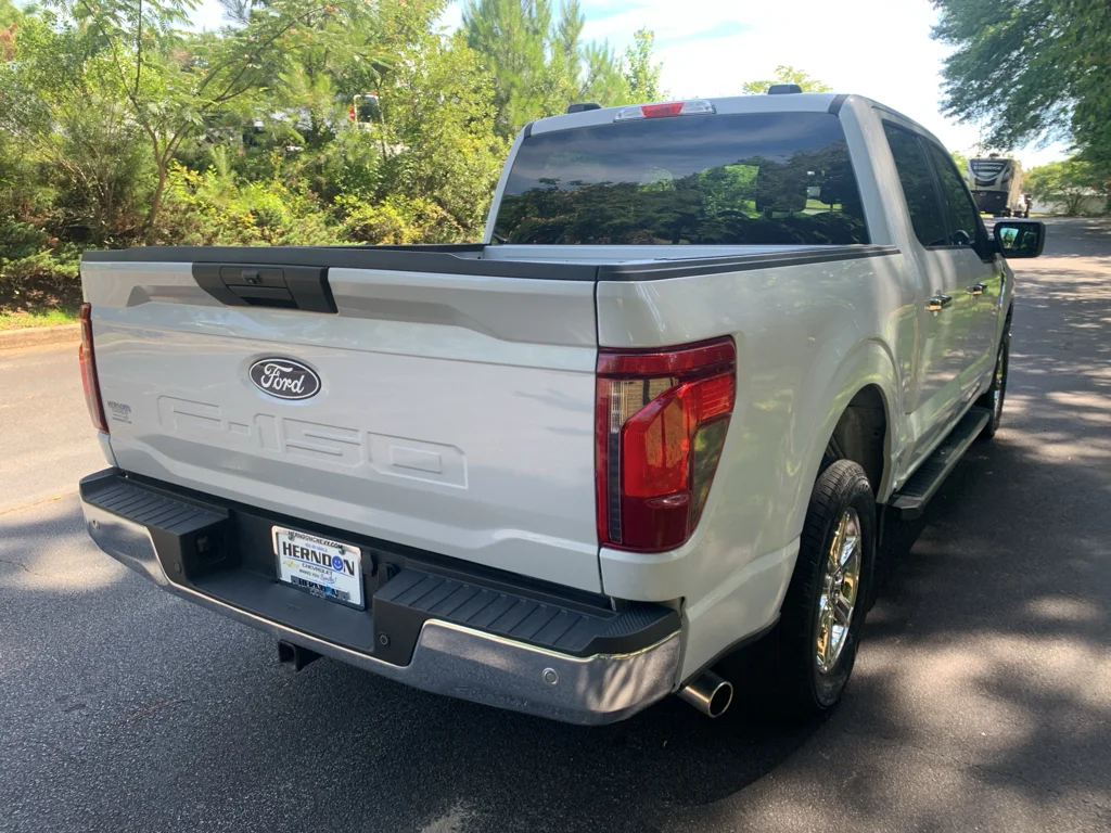 Used 2025  Ford XLT image 9