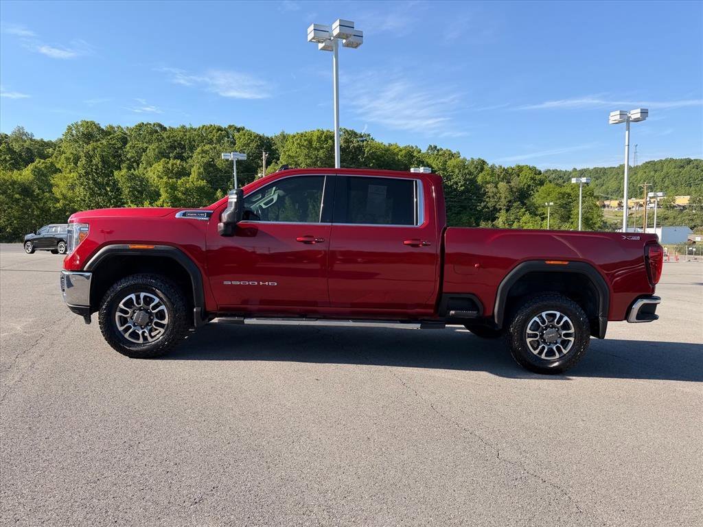 Used 2021 Cayenne Red Tintcoat GMC SLE image 2
