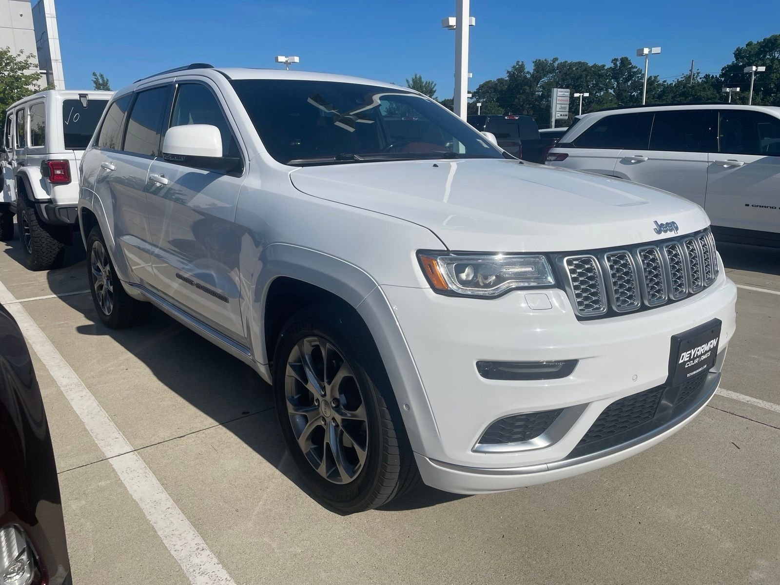 Used 2020 White Jeep Summit image 1