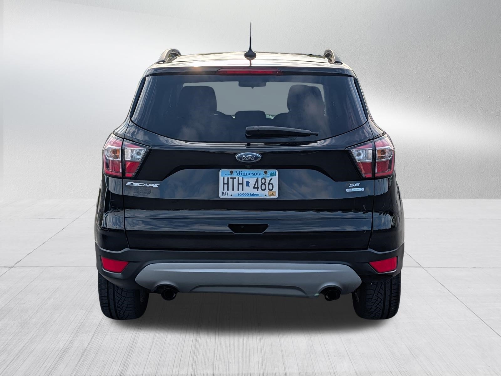 Used 2018 Shadow Black Ford SE image 6