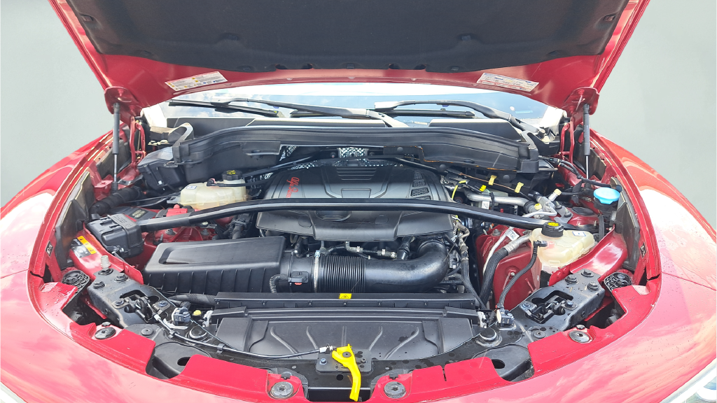 Used 2018 Red Alfa Romeo Base image 26