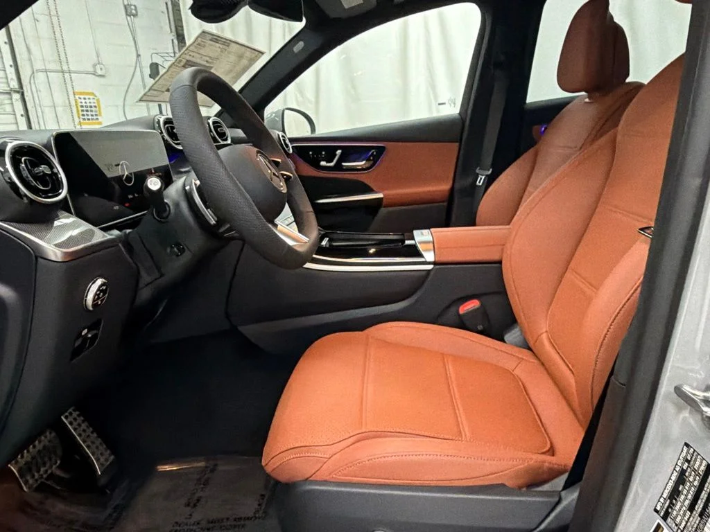 New 2027 White Mercedes-Benz GLC 300 image 12