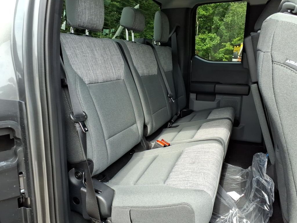 New 2026 Carbonized Gray Metallic Ford F-350® XLT image 15