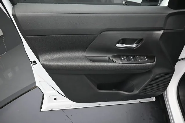 2027 Nissan KICKS SV - Photo 9