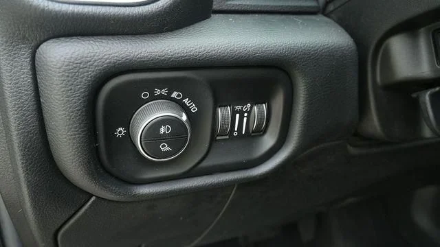 Certified Used 2019 Diamond Black Ram Laramie image 14