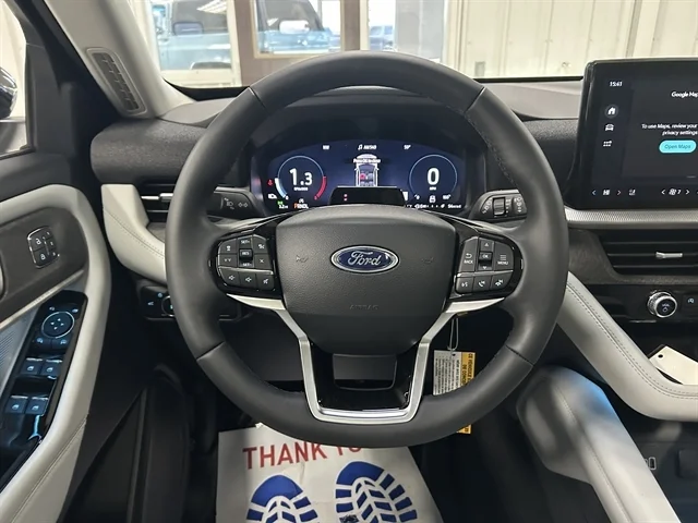 New 2026 Star White Metallic Tri-Coat FORD Platinum™ image 29