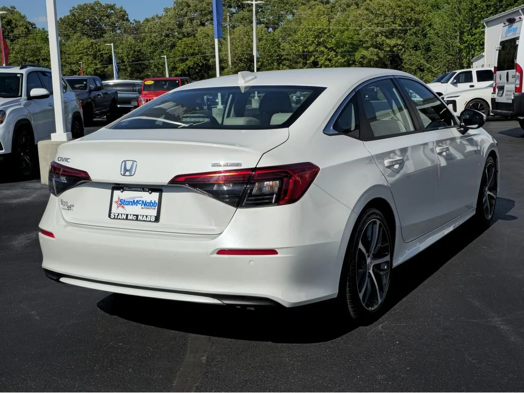 Used 2024 White Honda Touring image 7
