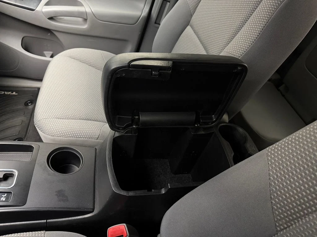 Used 2014 Super White Toyota Base V6 (A5) image 28