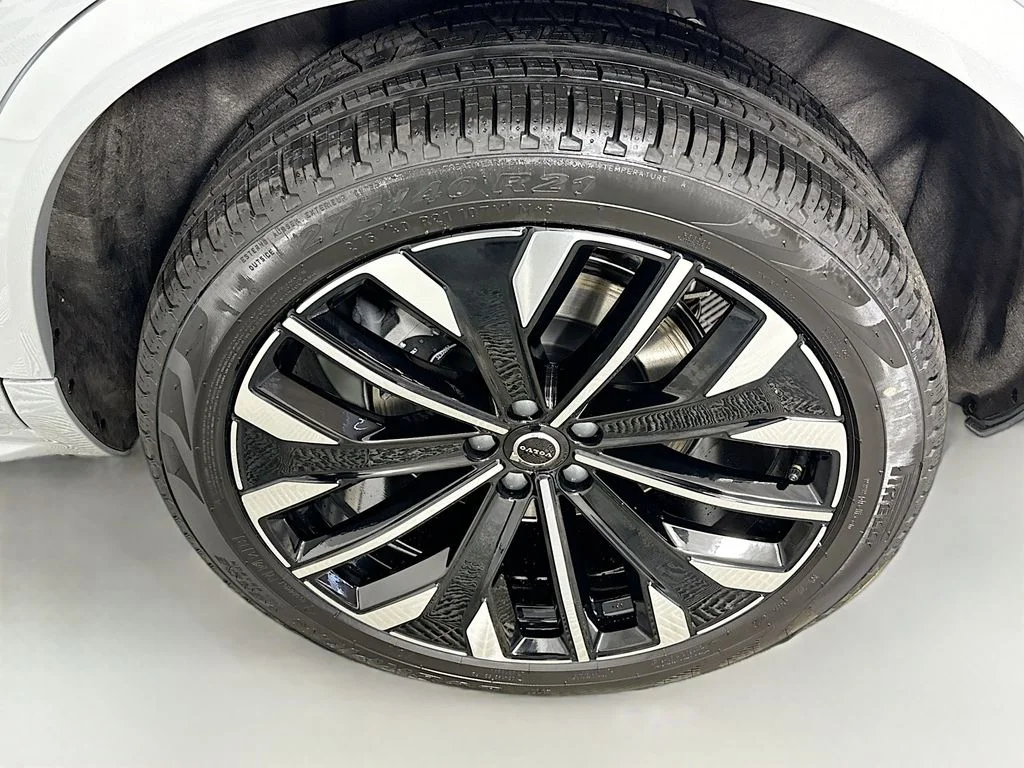 New 2026 Gray Metallic Volvo T8 Plus image 25