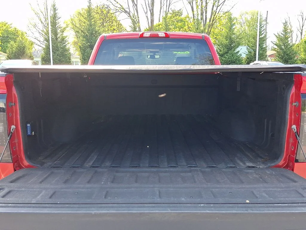 Used 2014 Red Chevrolet LT image 26
