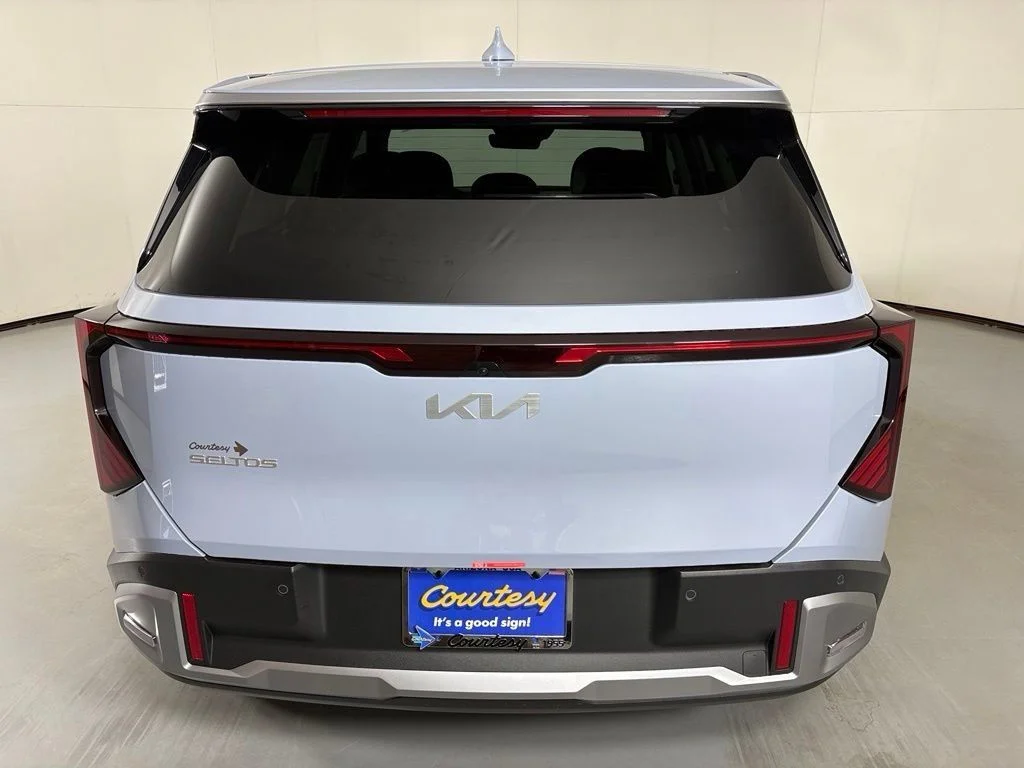 New 2027 Pale Gray Kia S image 7