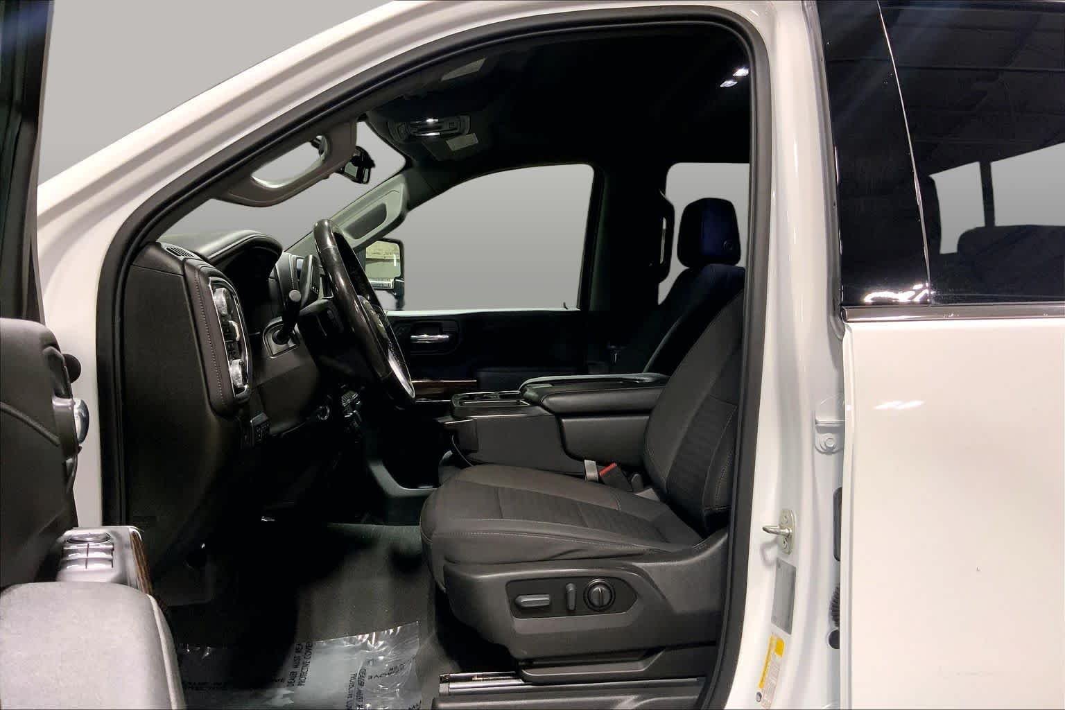 Used 2022 Summit White GMC SLE image 8