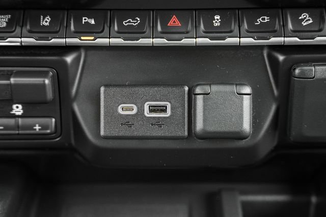 Used 2022 Cayenne Red GMC Denali image 30