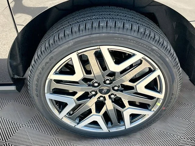 New 2026 Gray Ford Platinum image 20
