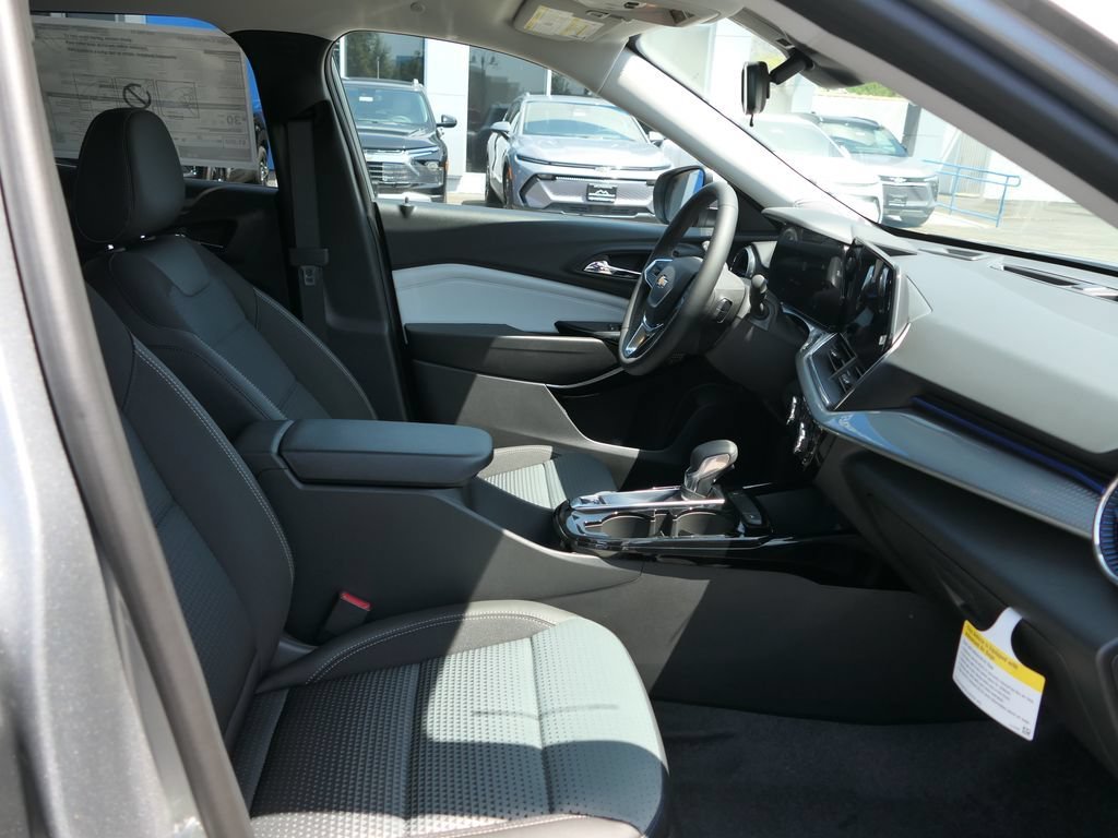 2026 Chevrolet Trax LT - Photo 25