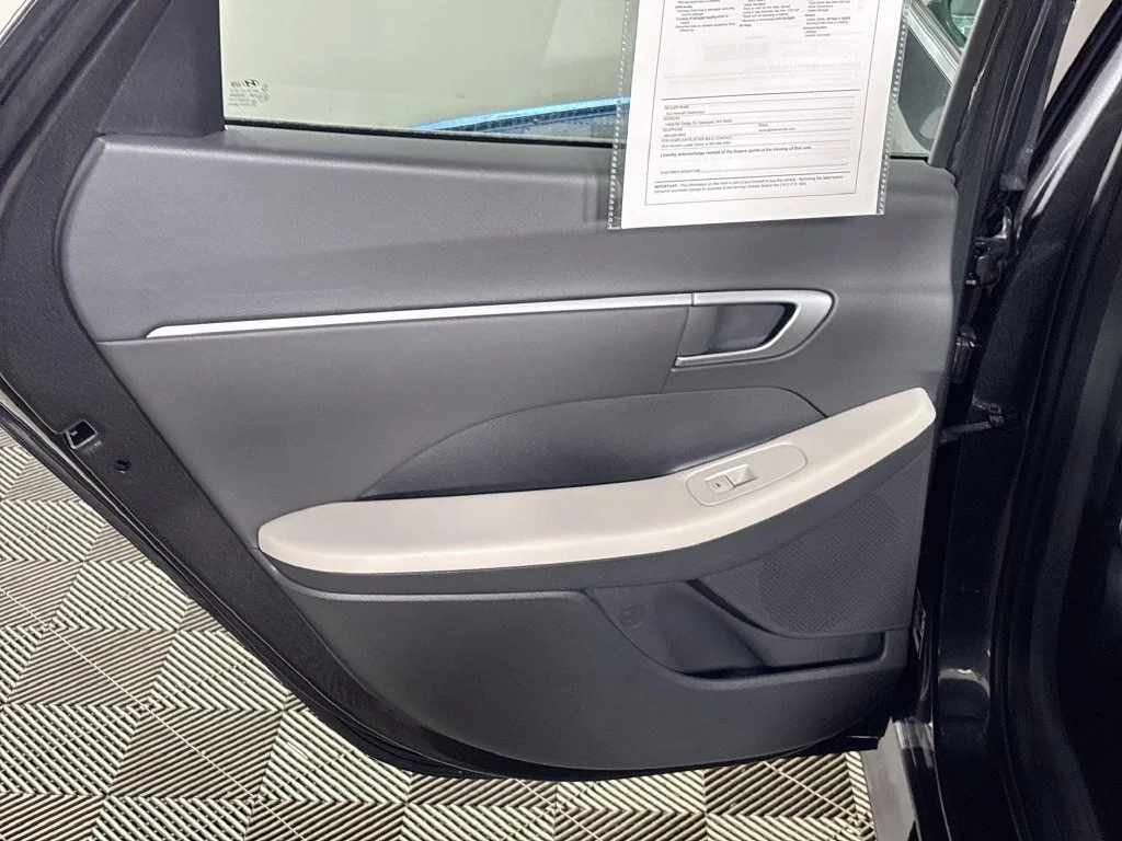 Used 2025 Gray Hyundai SEL image 18