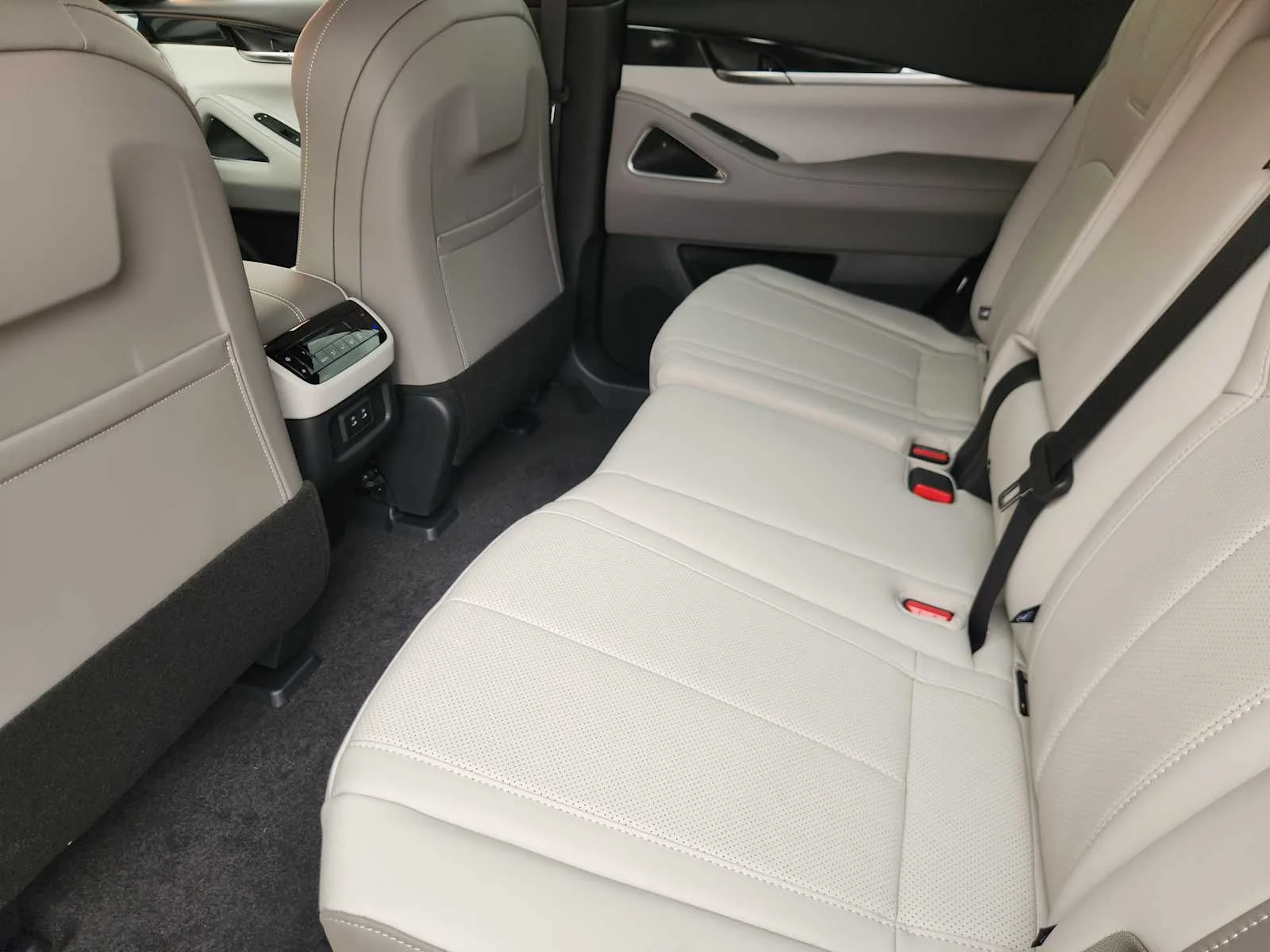 New 2027 GRAND BLUE INFINITI Sport AWD image 21