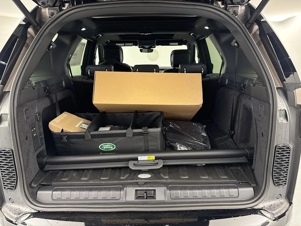 New 2026 Lantau Bronze Land Rover Dynamic SE image 28