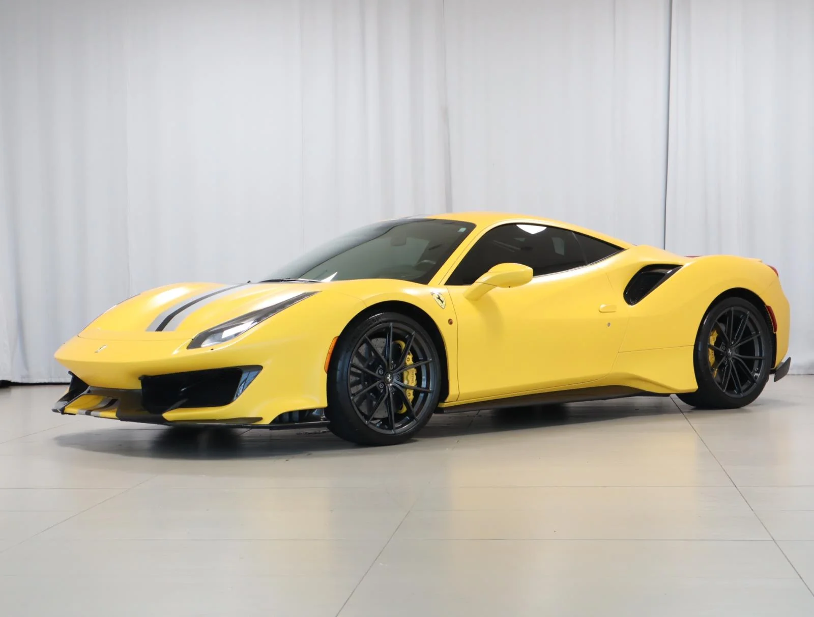 Used 2019 Giallo Modena Ferrari Coupe image 1