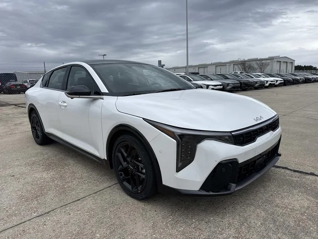 2025 Kia K4 GT-Line Turbo