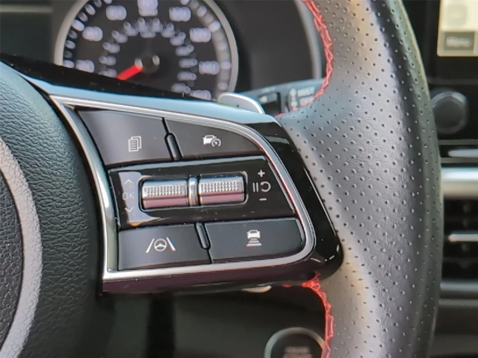 Used 2024 Aurora Black Pearl Kia GT image 29