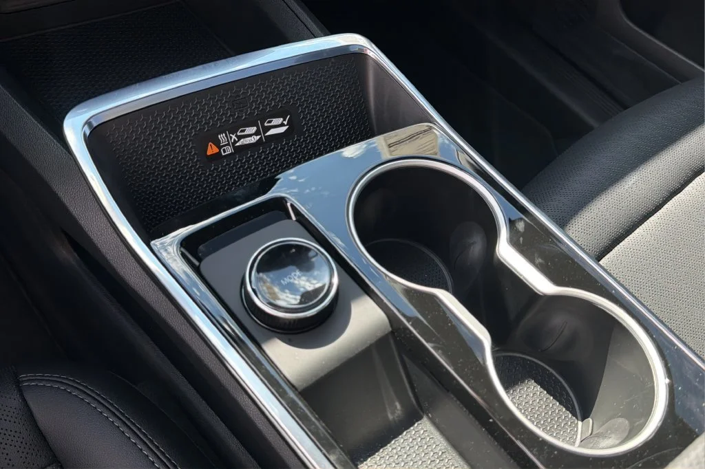 New 2027 Summit White Chevrolet LT image 28