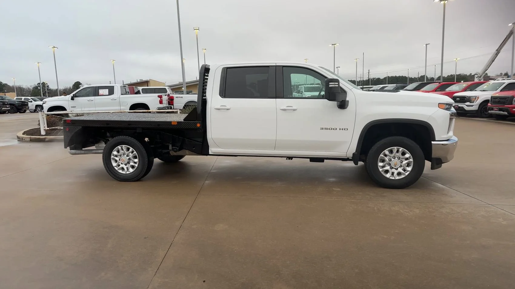 Used 2022 Summit White Chevrolet LT image 9