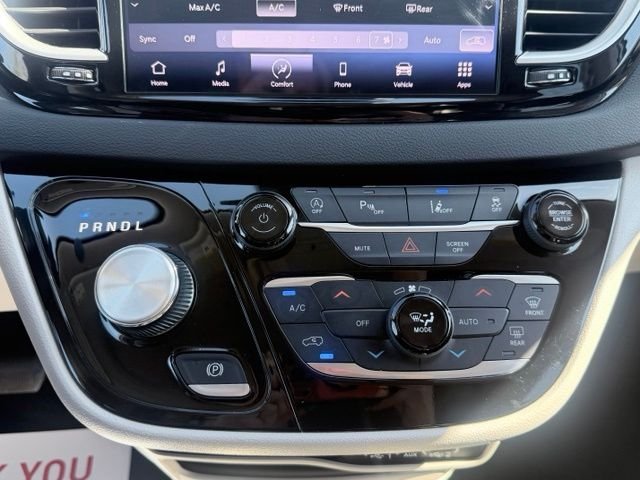 2023 Chrysler Pacifica Touring L - Photo 16