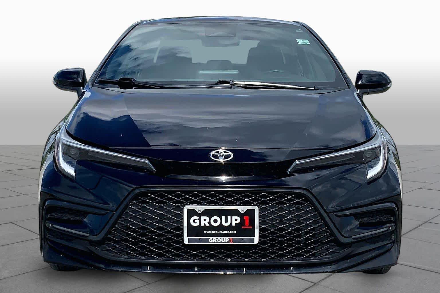 Used 2025 Midnight Black Metallic Toyota SE image 4