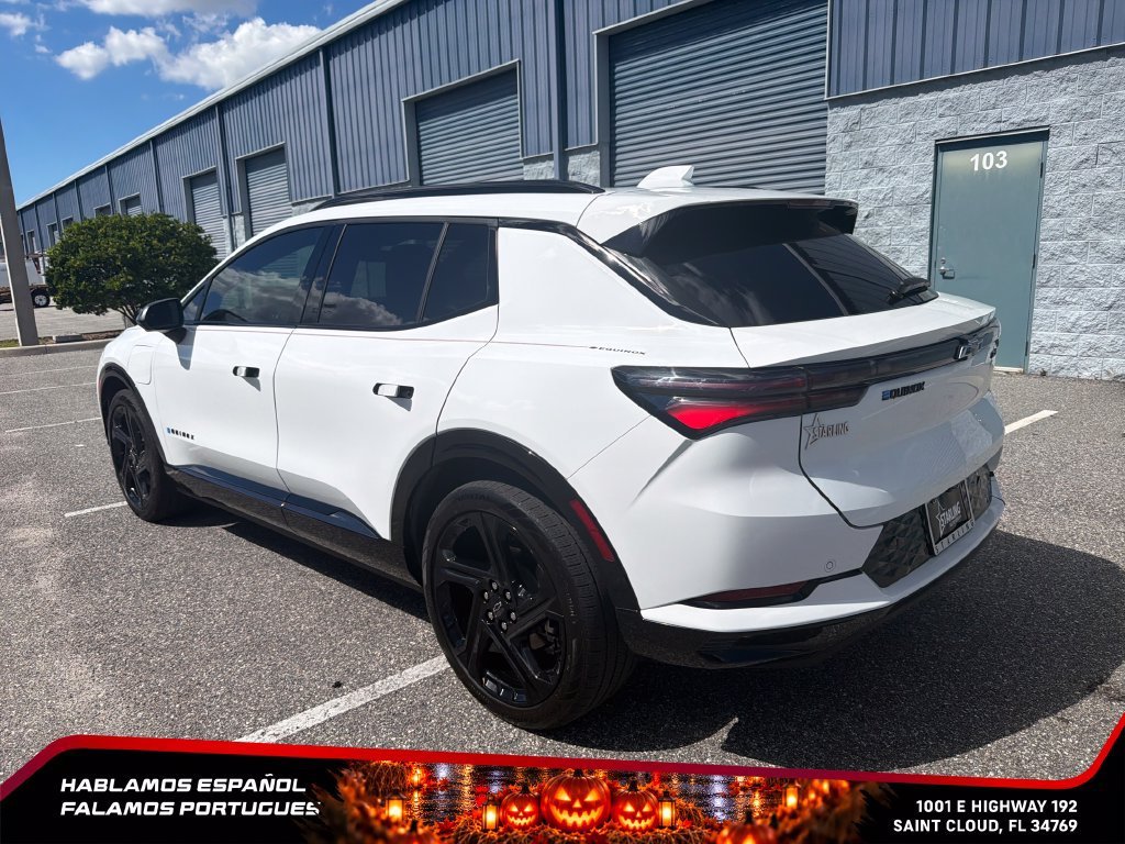 Used 2024 Summit White Chevrolet 2RS image 3