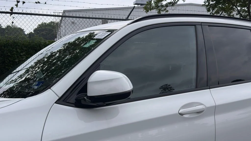 Used 2023 Alpine White BMW xDrive30i image 10