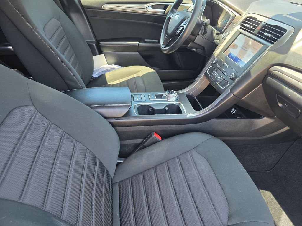 Used 2020 Black Ford SE image 21