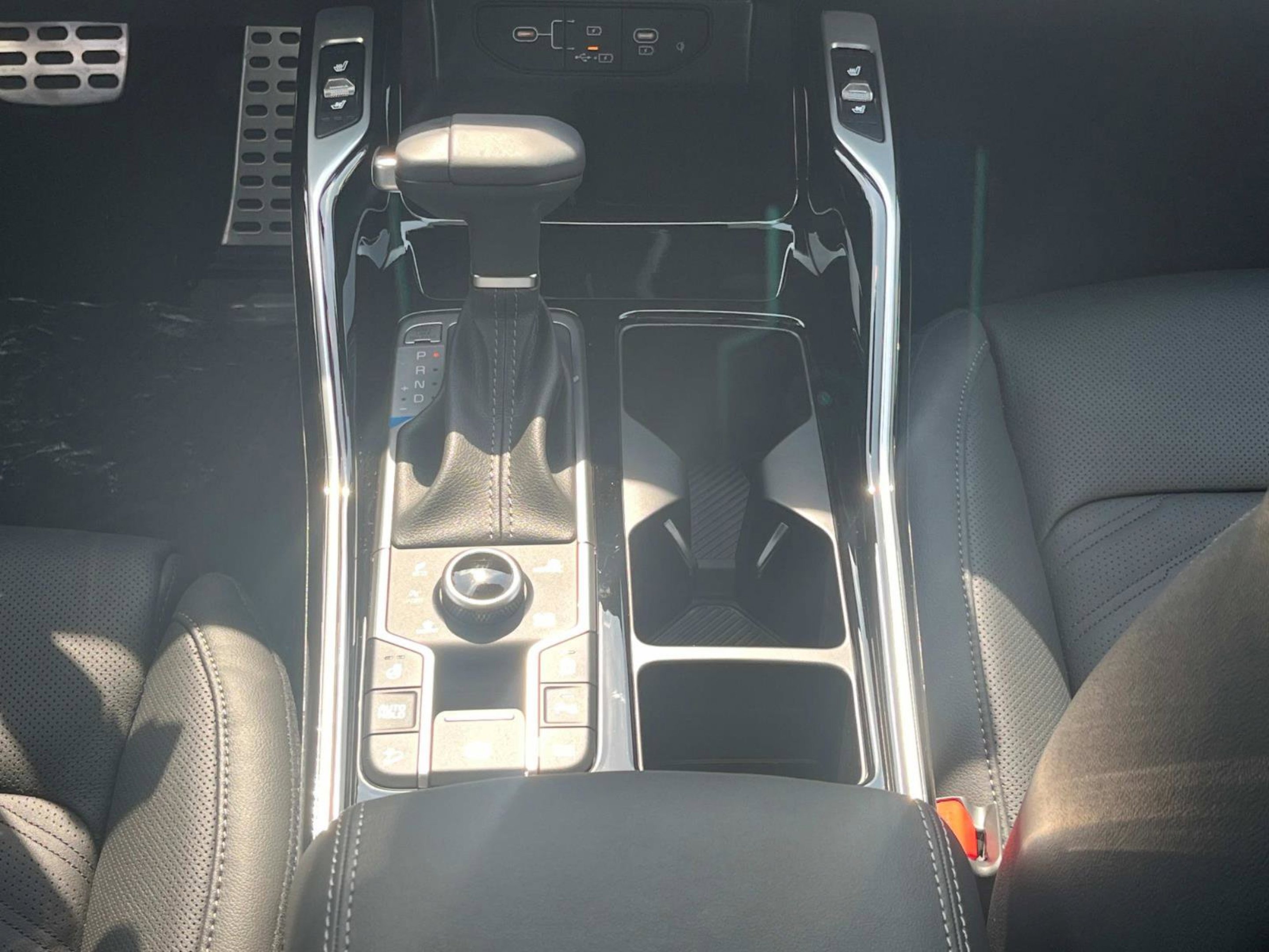 New 2025 Ebony Black Kia X-Line SX Prestige AWD image 17