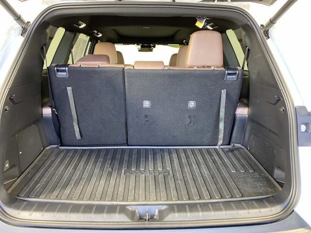 Used 2025 Beige Toyota MAX Platinum image 8