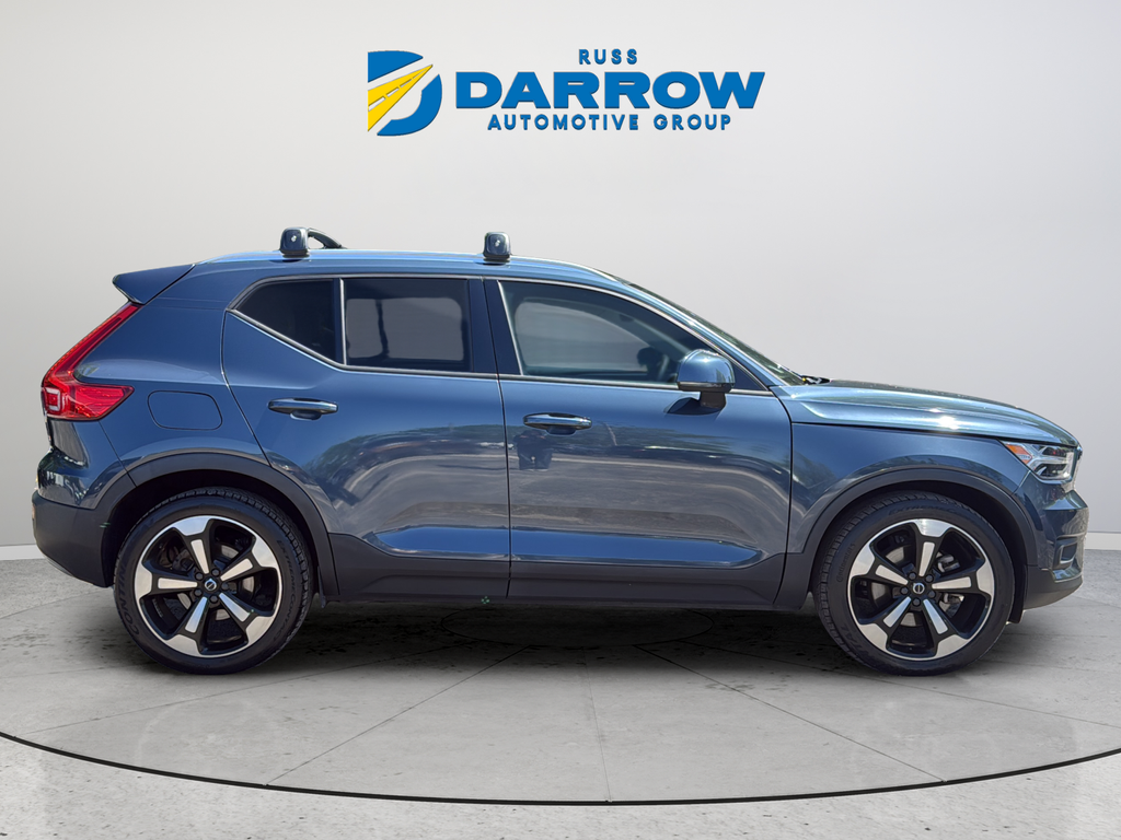 Used 2021 Blue Volvo Momentum image 23