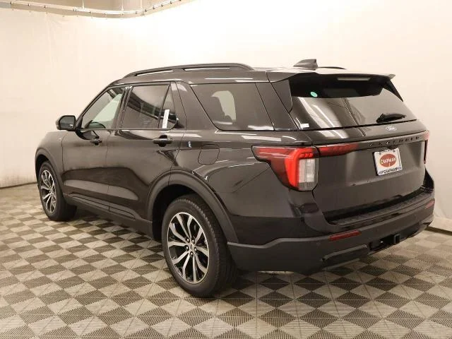 New 2027 Agate Black Metallic Ford ST-Line image 24