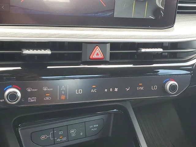 2025 Kia K5 EX - Photo 25