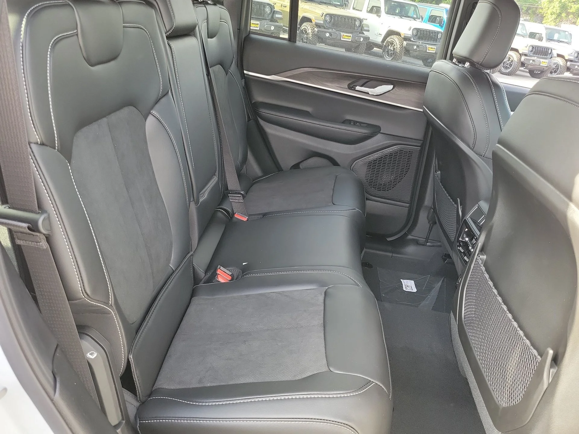 New 2026 White Jeep Altitude image 19