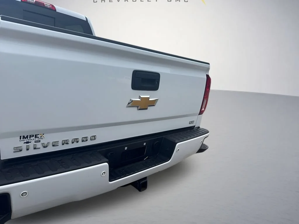 Used 2018 SUMMIT WHITE Chevrolet LTZ image 31