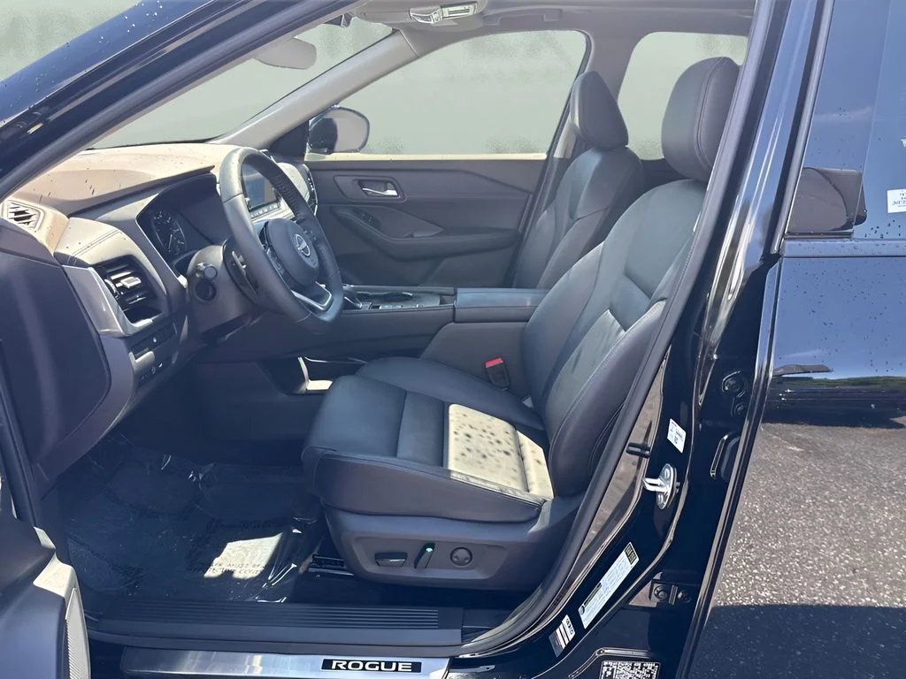 Used 2023 Black Nissan SL image 5