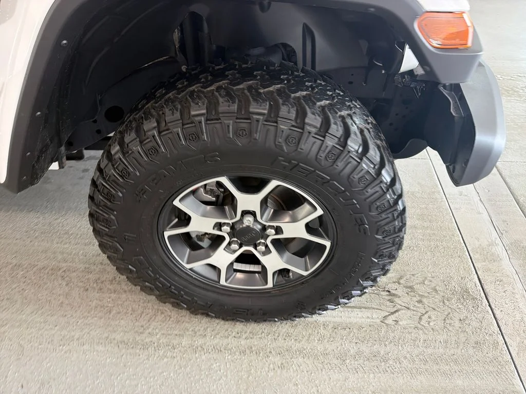Used 2022 White Jeep Unlimited Rubicon image 5