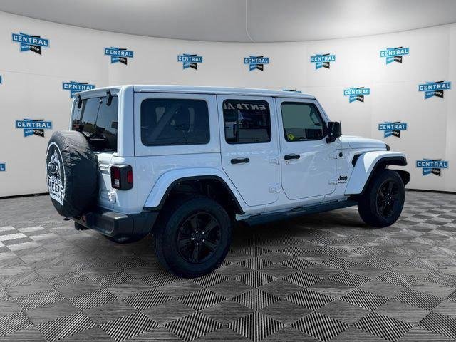 Used 2022 White Jeep Unlimited Sahara image 6